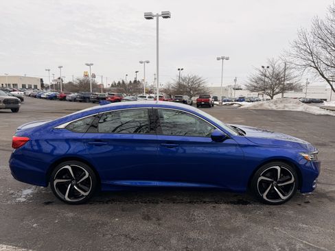 Used 2020 Honda Accord Sport image 2