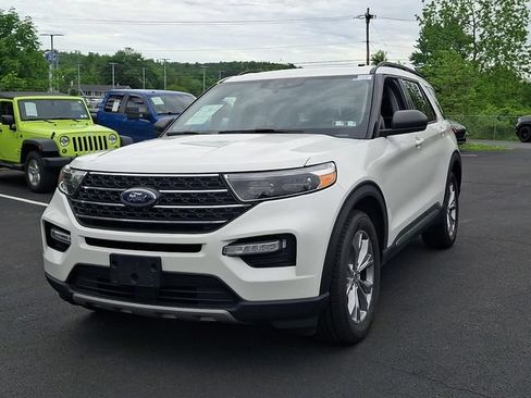 Certified 2023 Ford Explorer XLT w/ Equipment Group 202A AWD/4WD image 5
