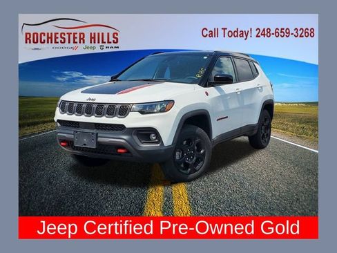 Used 2023 Jeep Compass Trailhawk w/ Trailhawk Convenience Group AWD/4WD image 1