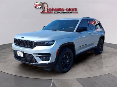 Used 2024 Jeep Grand Cherokee Altitude