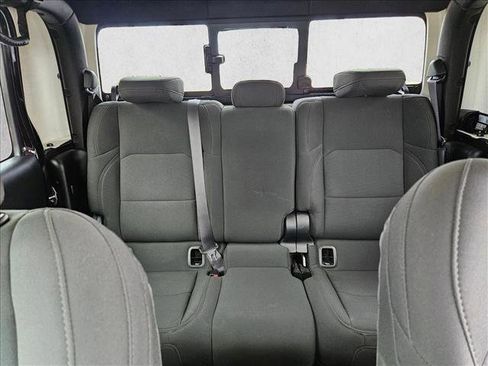 Used 2021 Jeep Gladiator Sport image 17