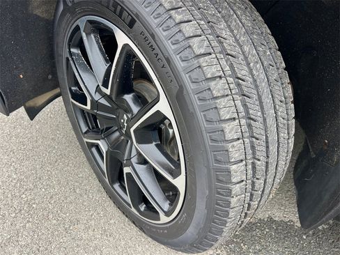 Used 2024 Chevrolet Tahoe RST image 9