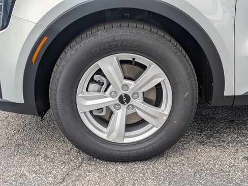 New 2026 Kia Sorento LX FWD image 11