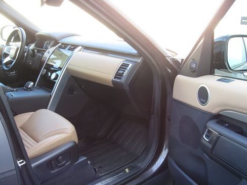 Used 2023 Land Rover Discovery Metropolitan Edition AWD/4WD image 19