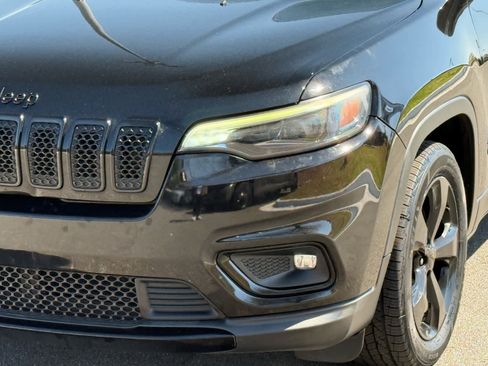 Used 2020 Jeep Cherokee Latitude Plus image 10