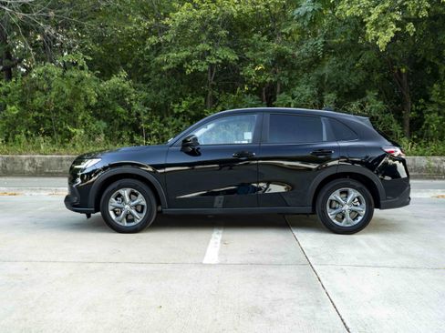 Used 2026 Honda HR-V LX image 6