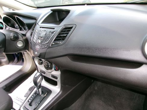 Used 2016 Ford Fiesta SE FWD image 18