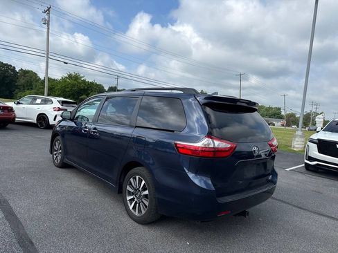 Used 2019 Toyota Sienna XLE w/ XLE Navigation Package AWD/4WD image 5
