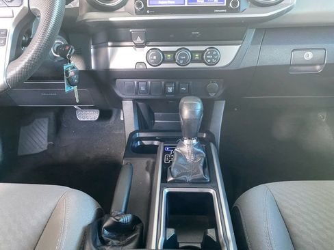 Used 2020 Toyota Tacoma SR5 RWD image 11