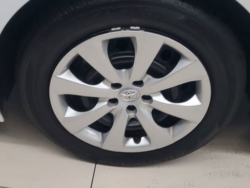 Used 2024 Toyota Corolla LE image 4