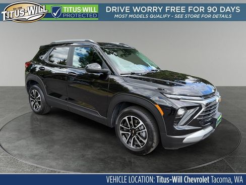 Used 2025 Chevrolet TrailBlazer LT AWD/4WD image 1