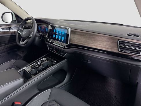 New 2026 Volkswagen Atlas SEL Premium R-Line AWD/4WD image 32