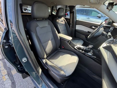 Used 2025 Chevrolet Trax LT image 35