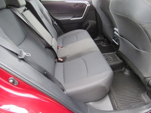 Used 2023 Toyota RAV4 LE AWD/4WD image 25