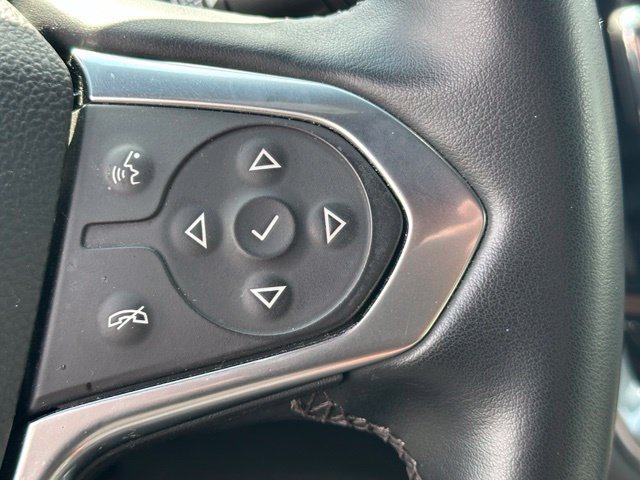 Used 2023 Chevrolet Traverse RS FWD image 16