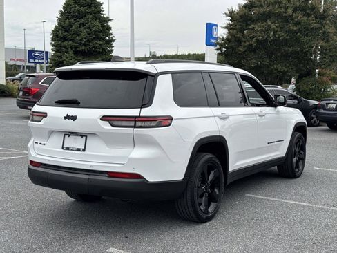 Used 2023 Jeep Grand Cherokee L Laredo image 24