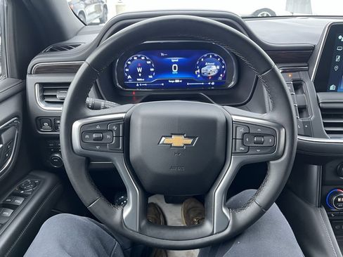 Used 2024 Chevrolet Suburban LT image 15