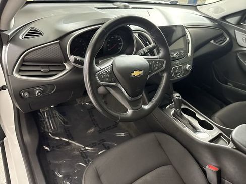 Used 2020 Chevrolet Malibu RS image 21