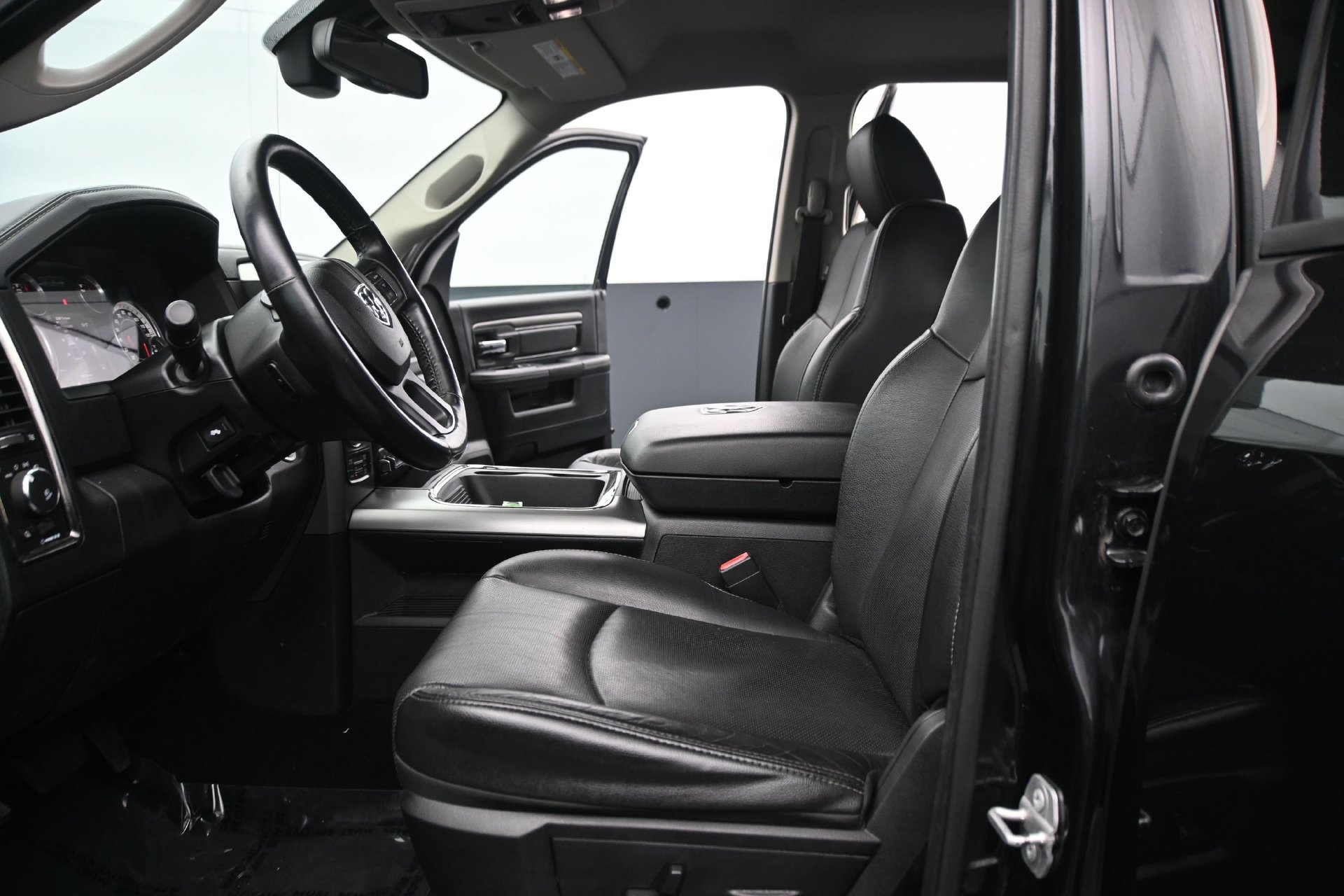 Used 2015 RAM 1500 Sport w/ Black Ram 1500 Sport Group AWD/4WD image 19