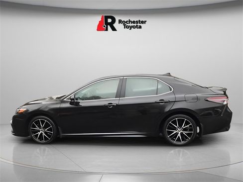 Used 2022 Toyota Camry SE image 5