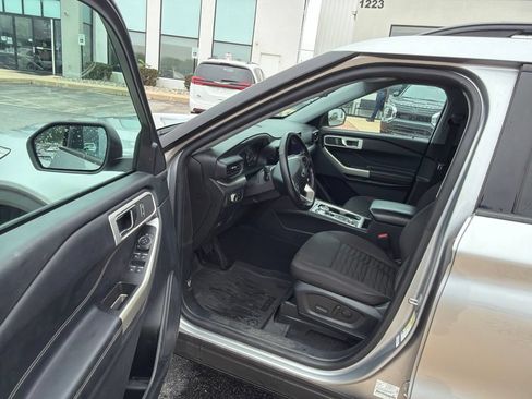 Used 2021 Ford Explorer XLT AWD/4WD image 6