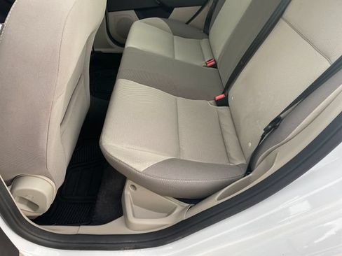 Used 2014 Ford Focus SE w/ SE Winter Package FWD image 23