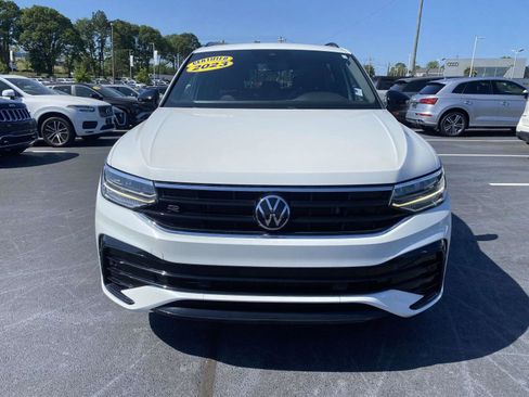 Used 2023 Volkswagen Tiguan SE R-Line FWD image 2
