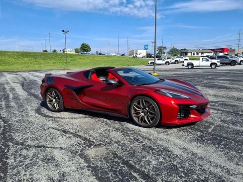 Used 2025 Chevrolet Corvette Z06 RWD image 8