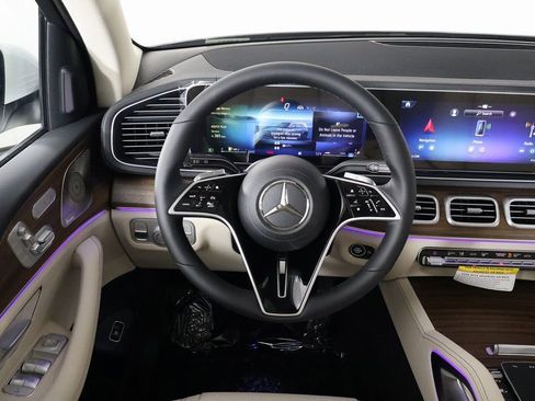 New 2026 Mercedes-Benz GLS 450 4MATIC image 3