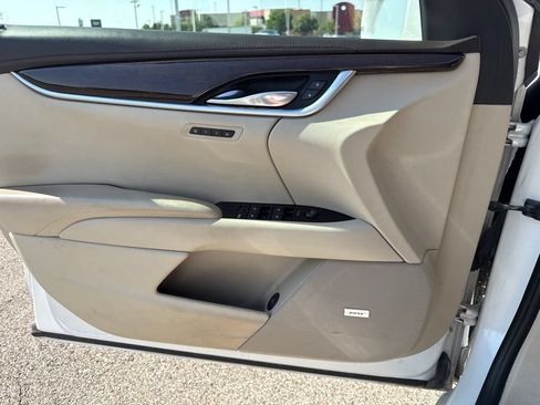 Used 2016 Cadillac XTS Premium FWD image 12