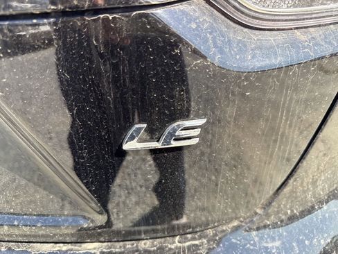 Used 2025 Toyota Corolla LE image 16