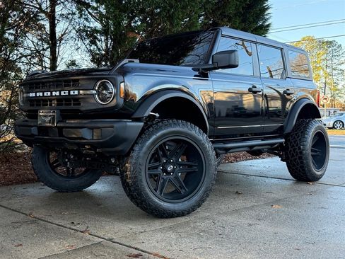 Used 2025 Ford Bronco 4-Door image 2