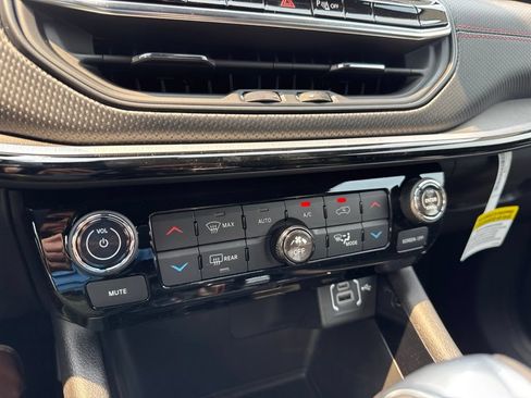New 2026 Jeep Compass Trailhawk AWD/4WD image 15