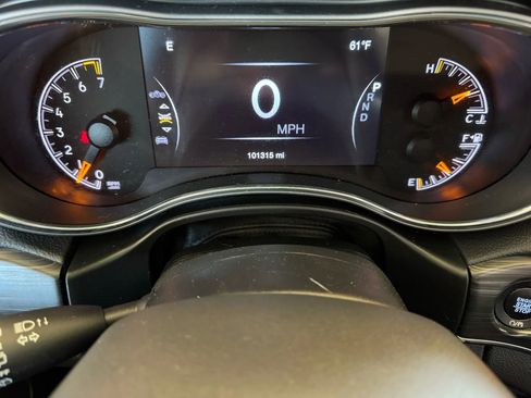 Used 2019 Jeep Grand Cherokee Limited image 13