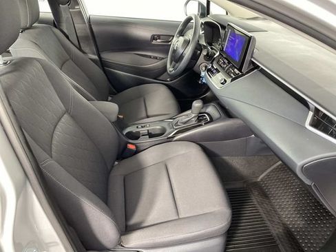 Used 2025 Toyota Corolla LE FWD image 11