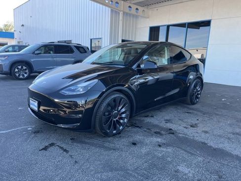 Used 2023 Tesla Model Y Performance image 1