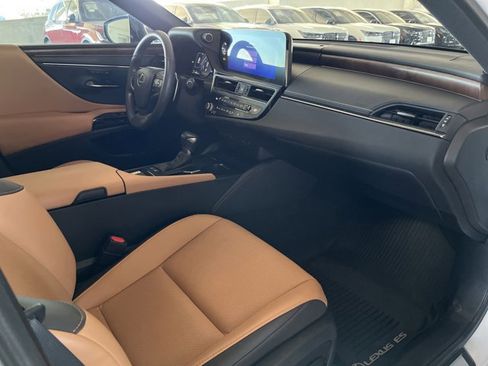 Certified 2023 Lexus ES 300h w/ Premium Package image 29