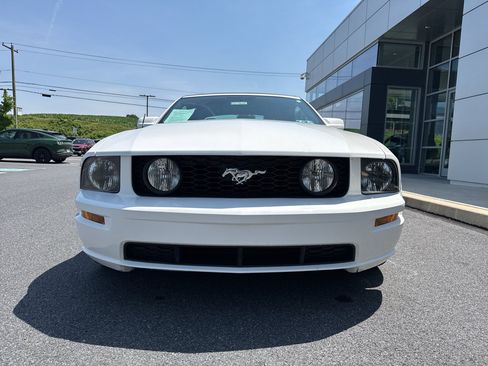 Used 2006 Ford Mustang GT Premium RWD image 4