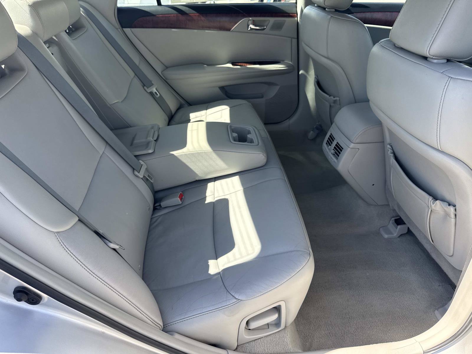 Used 2012 Toyota Avalon FWD image 30
