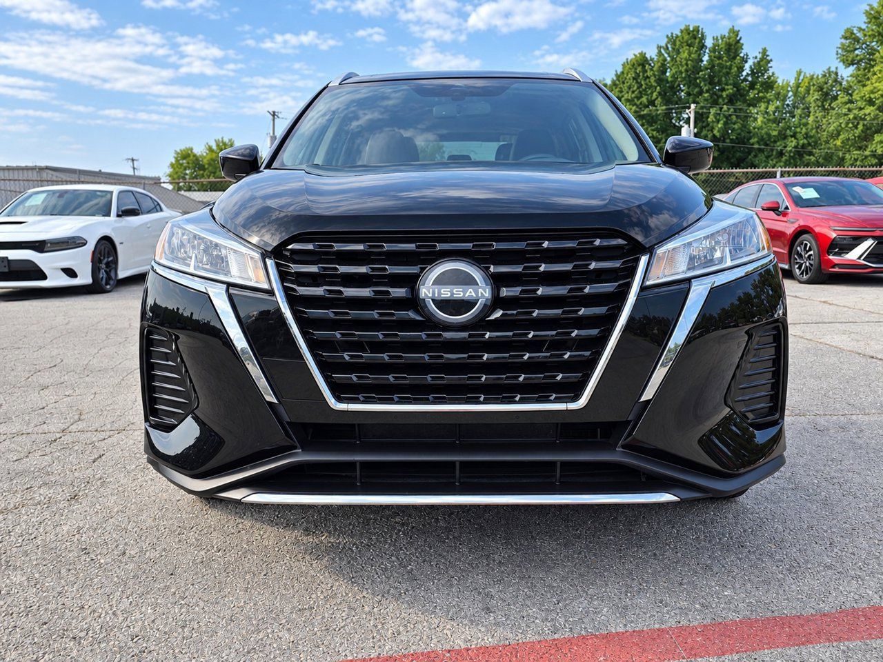 Used 2023 Nissan Kicks SV FWD image 2