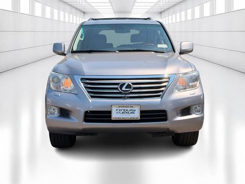 Used 2008 Lexus LX 570 4WD w/ Technology Pkg image 2