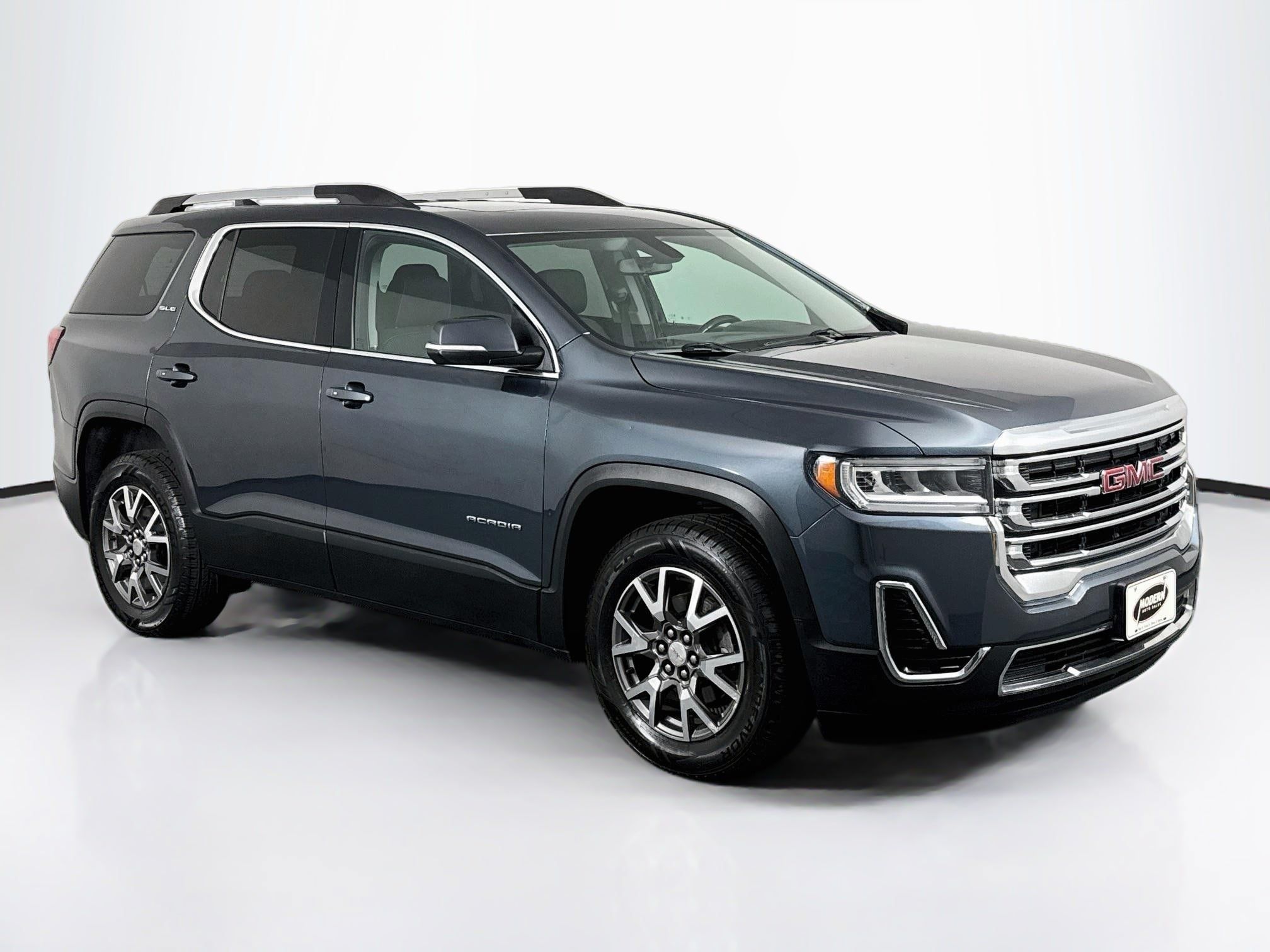 Used 2020 GMC Acadia SLE w/ Driver Convenience Package AWD/4WD image 2