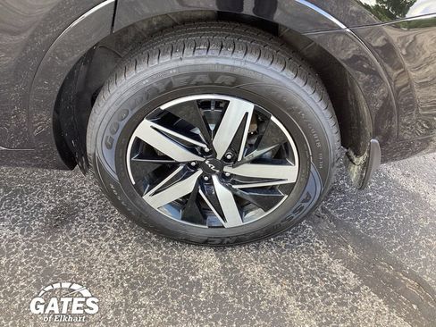 Used 2023 Kia Sorento S FWD image 37