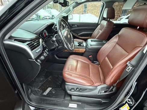 Used 2020 Chevrolet Suburban Premier w/ Premier Plus Edition image 14