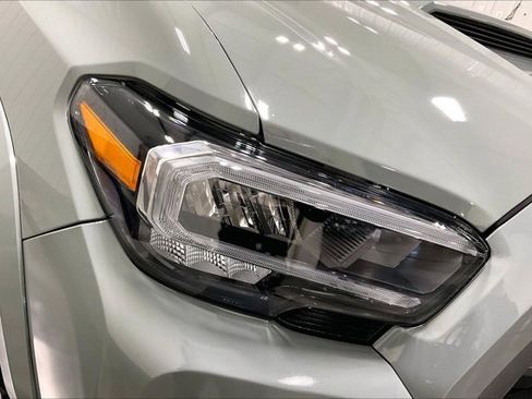 Certified 2022 Toyota Tacoma 4x4 Double Cab image 28