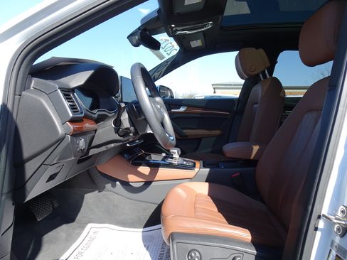 Certified 2021 Audi Q5 Premium Plus w/ Premium Plus Package image 8