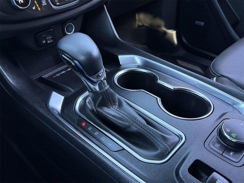 Used 2023 Chevrolet Traverse Premier image 22