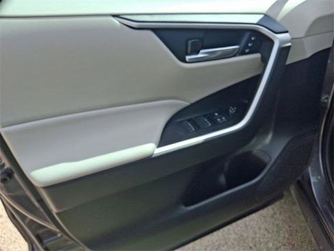 Certified 2022 Toyota RAV4 XLE Premium image 11