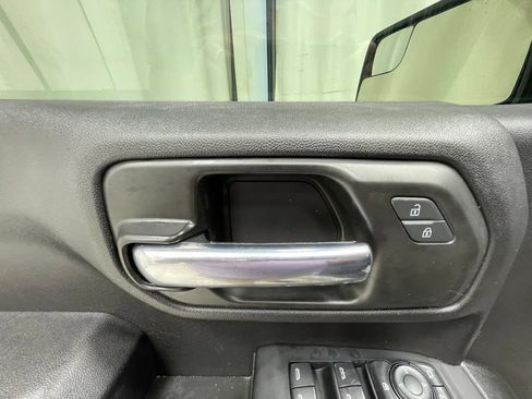 Used 2022 Chevrolet Silverado 1500 Custom AWD/4WD image 12