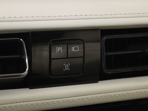 Used 2023 Lincoln Nautilus Black Label AWD/4WD image 33